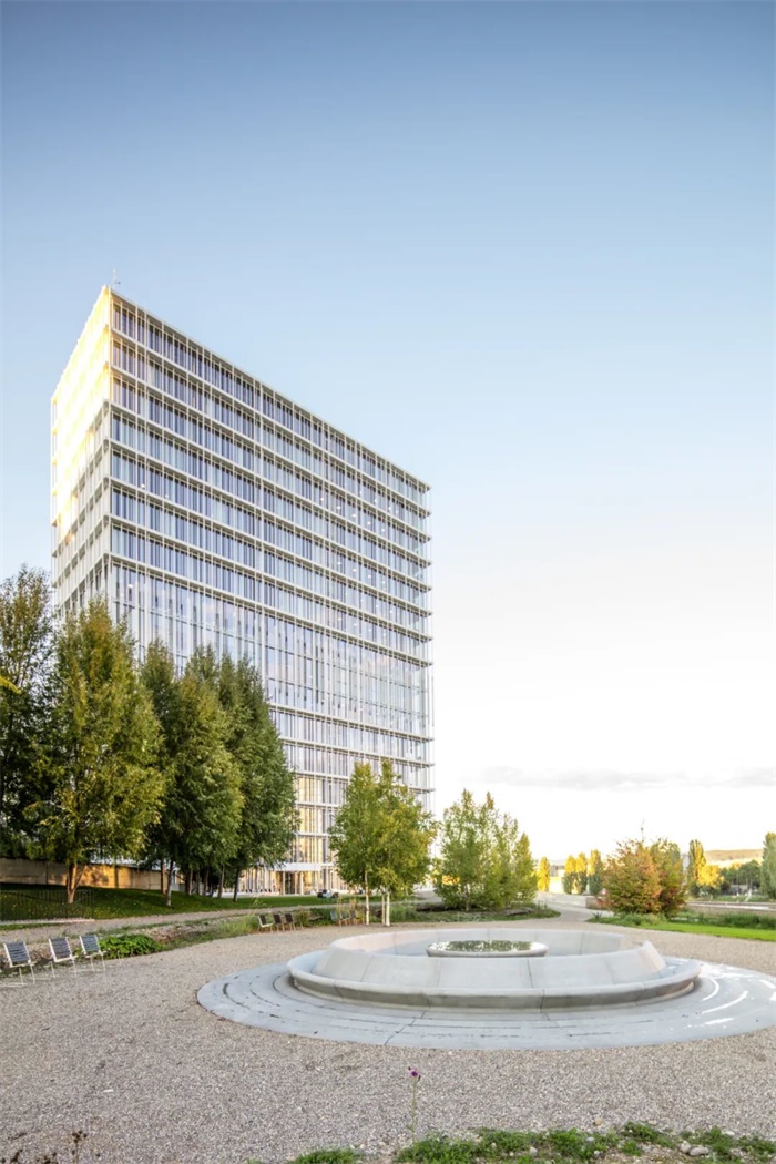 瑞士诺华巴塞尔园区 | 赫尔佐格德梅隆事务所 -- 建筑畅言网